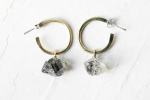 タールインクォーツのピアス（giricco アトリエアクセサリー）