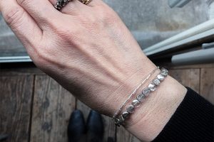 繊細で上品なフランスのヴィンテージシルバースフレガラスのブレスレット　tj11000